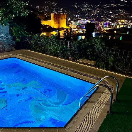 Luna Sea View With Private Pool Alanya