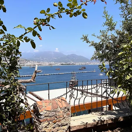 Luna Sea View With Private Pool Alanya