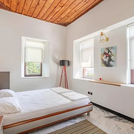 Luna Sea View With Private Pool Апартаменти